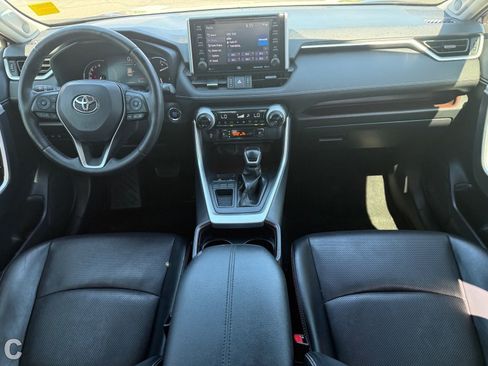 Used 2019 Toyota RAV4 Limited w/ Cold Weather Package FWD image 16