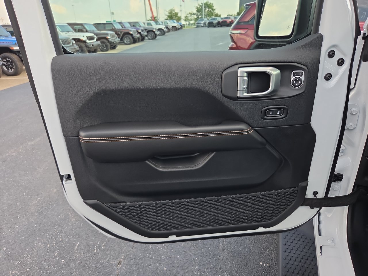 New 2027 Jeep Wrangler Unlimited Sahara AWD/4WD image 3