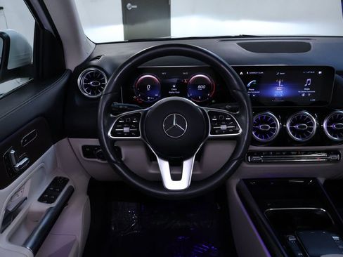 Used 2021 Mercedes-Benz GLA 250 4MATIC w/ Premium Package image 22