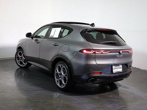 Used 2024 Alfa Romeo Tonale Veloce AWD/4WD image 2