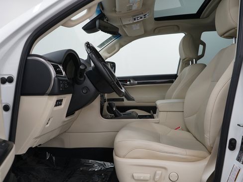 Used 2022 Lexus GX 460 Premium w/ Accessory Package AWD/4WD image 24