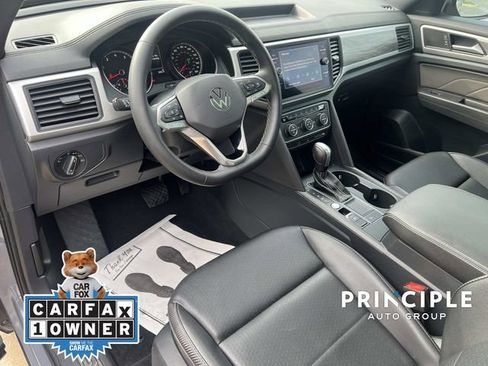 Used 2021 Volkswagen Atlas Cross Sport SE w/ Panoramic Sunroof Package FWD image 16