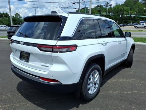 New 2026 Jeep Grand Cherokee Laredo AWD/4WD image 3