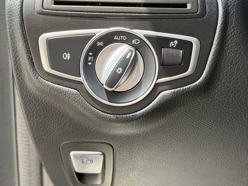 Used 2020 Mercedes-Benz GLC 300 4MATIC image 18