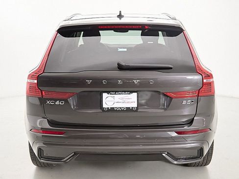 Certified 2025 Volvo XC60 B5 Plus AWD/4WD image 8