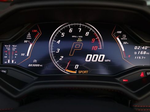 Used 2020 Lamborghini Huracan EVO RWD image 35