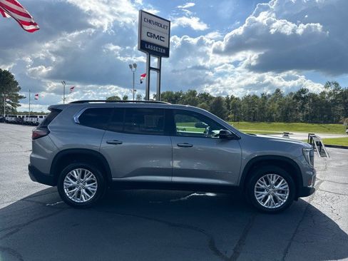 Used 2026 GMC Acadia Elevation w/ Elevation Premium Package FWD image 2