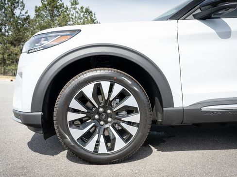 New 2026 Ford Explorer Platinum AWD/4WD image 12