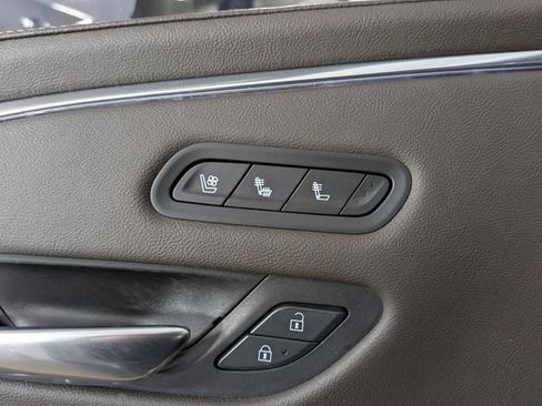 Used 2021 Cadillac Escalade Premium Luxury AWD/4WD image 9