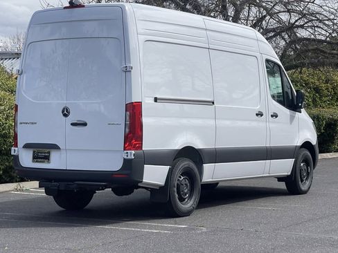 New 2025 Mercedes-Benz Sprinter 2500 image 3