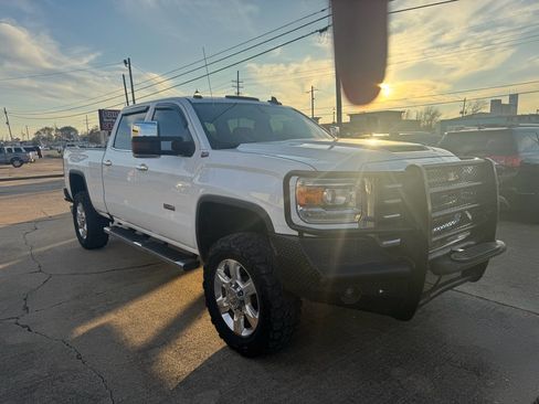 Used 2017 GMC Sierra 3500 SLT w/ Duramax Plus Package AWD/4WD image 7