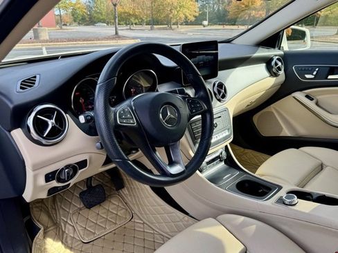 Used 2018 Mercedes-Benz GLA 250 image 26