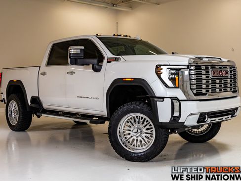 Used 2024 GMC Sierra 2500 Denali w/ Denali Reserve Package AWD/4WD image 1