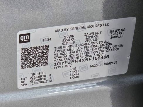 Certified 2025 Cadillac XT4 Sport w/ Cold Weather Package image 32