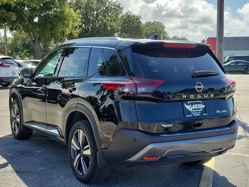 Used 2023 Nissan Rogue SL AWD/4WD image 3