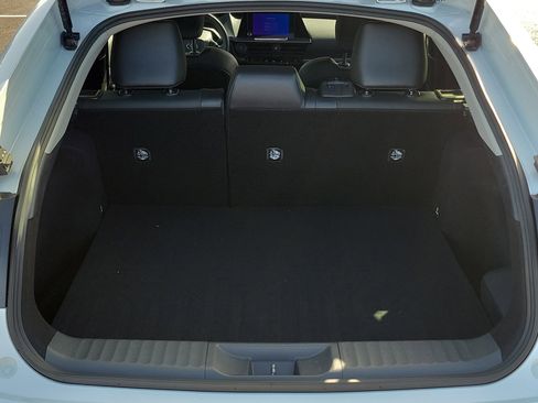 Used 2025 Toyota Prius XLE image 13