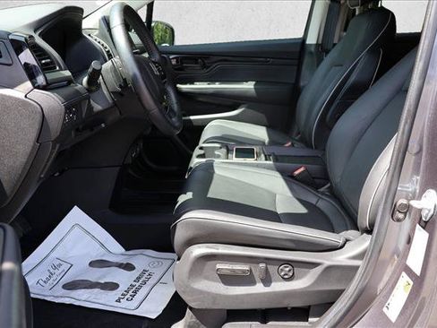 Used 2025 Honda Odyssey Touring image 11