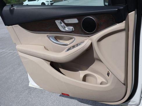 Used 2019 Mercedes-Benz GLC 300 4MATIC image 33