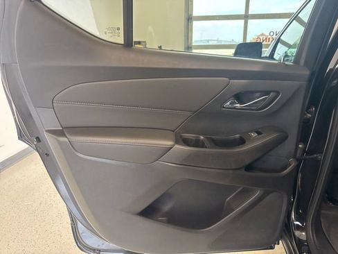 Used 2023 Chevrolet Traverse LT w/ LPO, Floor Liner Package AWD/4WD image 46