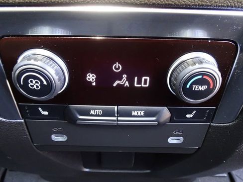 Used 2023 Chevrolet Tahoe Premier AWD/4WD image 25