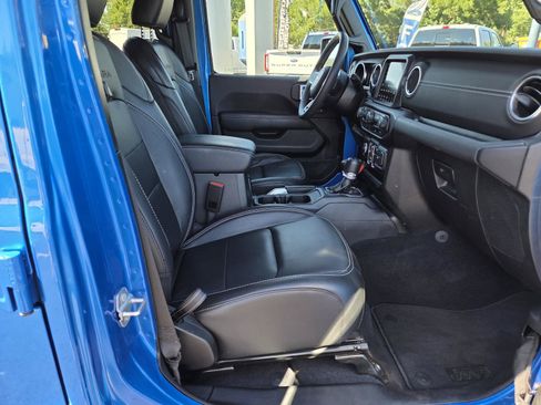 Used 2023 Jeep Wrangler Unlimited Sahara AWD/4WD image 20