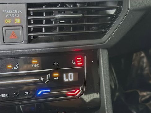 Used 2025 Volkswagen Jetta Sport image 20