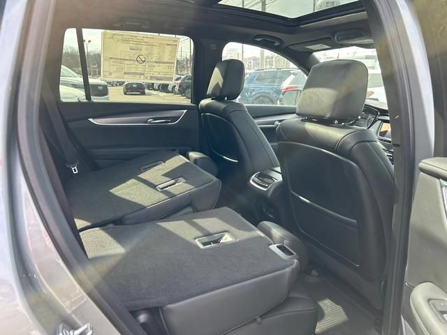 New 2025 Cadillac XT6 Luxury w/ LPO, Floor Liner Package AWD/4WD image 24