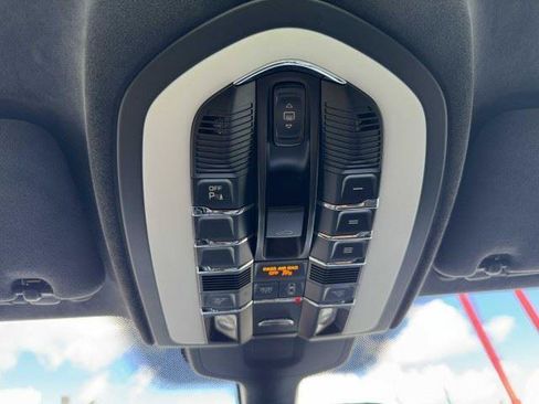 Used 2017 Porsche Cayenne GTS AWD/4WD image 31