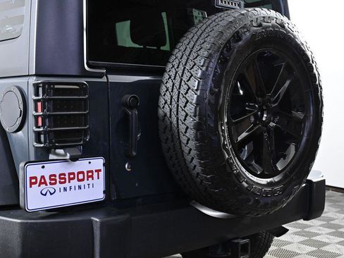 Used 2018 Jeep Wrangler Unlimited Sport S image 7