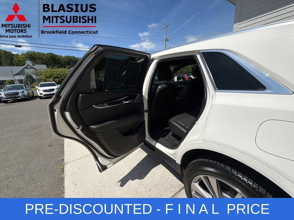 Used 2025 Cadillac XT5 Premium Luxury AWD/4WD image 38