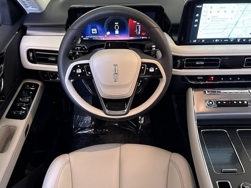 New 2026 Lincoln Aviator AWD w/ Jet Appearance Package image 11