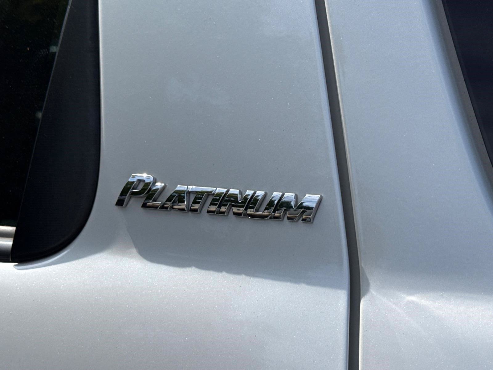 Used 2018 Toyota Sequoia Platinum AWD/4WD image 5