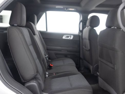 Used 2013 Ford Explorer XLT AWD/4WD image 31