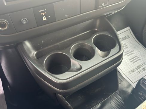 Used 2015 Chevrolet Express 3500 image 19