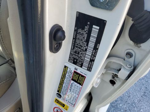 Used 2014 Toyota Venza XLE image 49