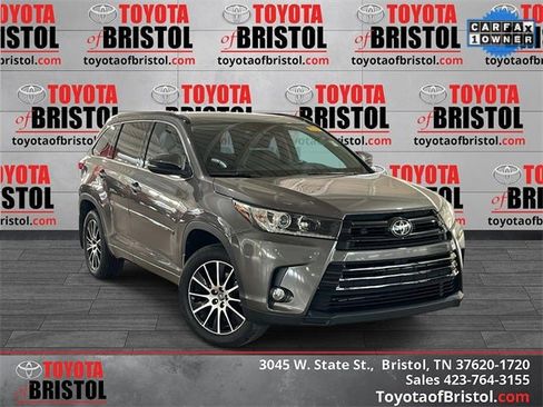 Used 2017 Toyota Highlander SE image 1