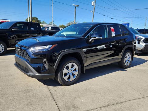 New 2025 Toyota RAV4 LE image 3