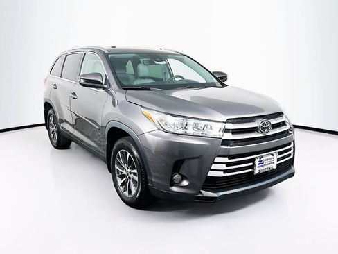 Used 2019 Toyota Highlander XLE w/ Protection Package #3 AWD/4WD image 1