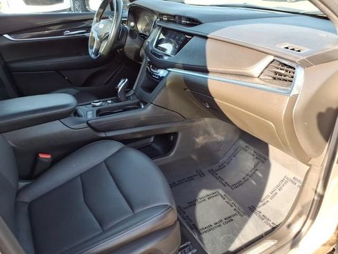 Used 2022 Cadillac XT5 Premium Luxury FWD image 25