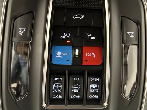 Used 2025 Jeep Grand Cherokee Summit image 64