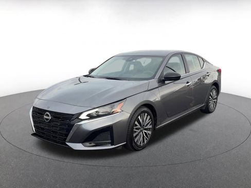 Used 2025 Nissan Altima 2.5 SV image 7