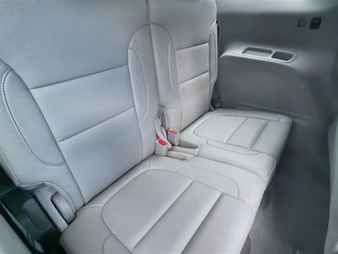 Used 2021 GMC Acadia SLT w/ Technology Package FWD image 28