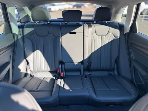 Certified 2025 Audi Q5 2.0T Premium Plus image 21