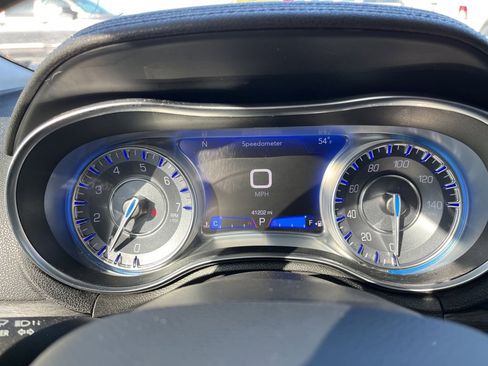 Used 2021 Chrysler 300 Touring L image 19