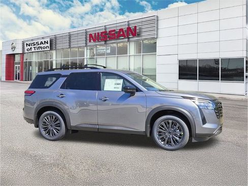 New 2026 Nissan Pathfinder SL w/ SL Premium Package (P04) FWD image 3