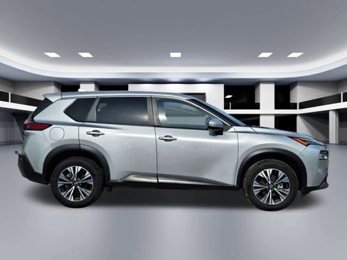 Used 2023 Nissan Rogue SV image 7