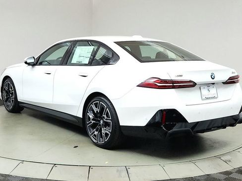 Used 2026 BMW 530i xDrive w/ M Sport Package AWD/4WD image 5