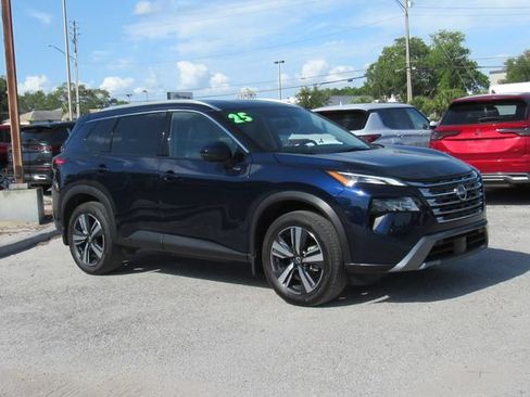 Certified 2025 Nissan Rogue SL FWD image 2