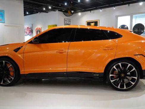 Used 2024 Lamborghini Urus S AWD/4WD image 4