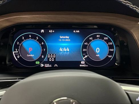 Used 2024 Volkswagen Atlas SE image 16